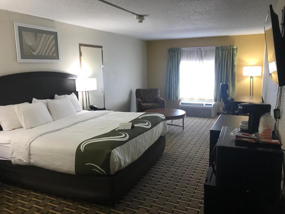 Standard King Room interior